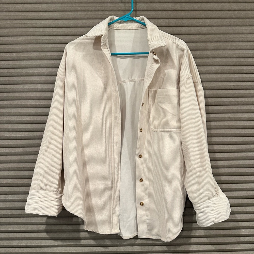 Ribbed soft button up